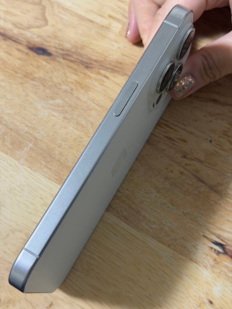 iPhone15 Pro ホワイトチタニウム128GB