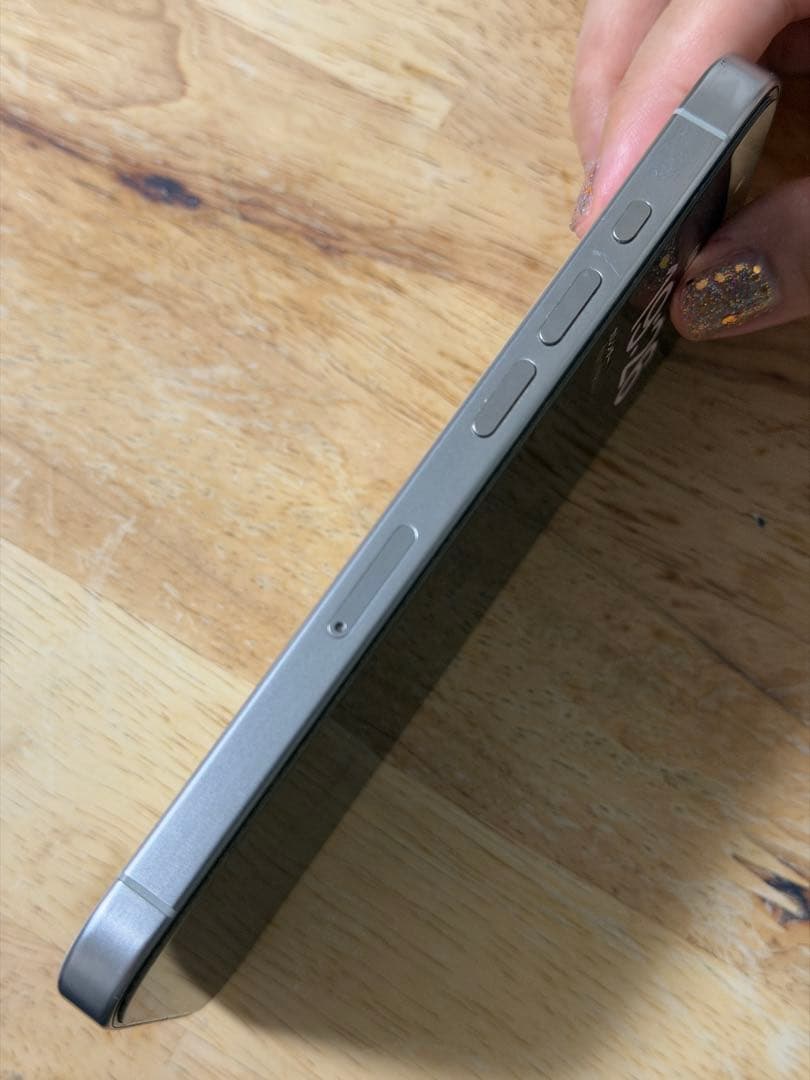 iPhone15 Pro ホワイトチタニウム128GB