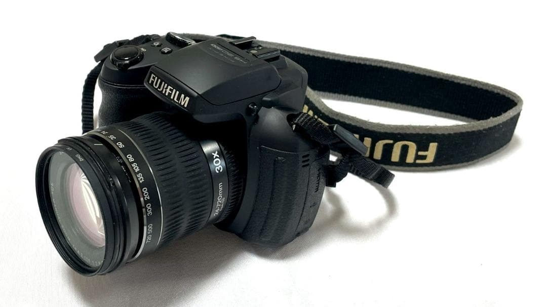 ☆　富士フィルム FUJIFILM FINEPIX HS30 EXR