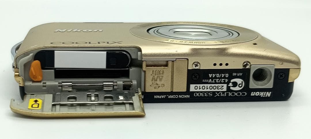 デジタルカメラ Nikon COOLPIX S3300 6X Zoom 16.0 MP Gold