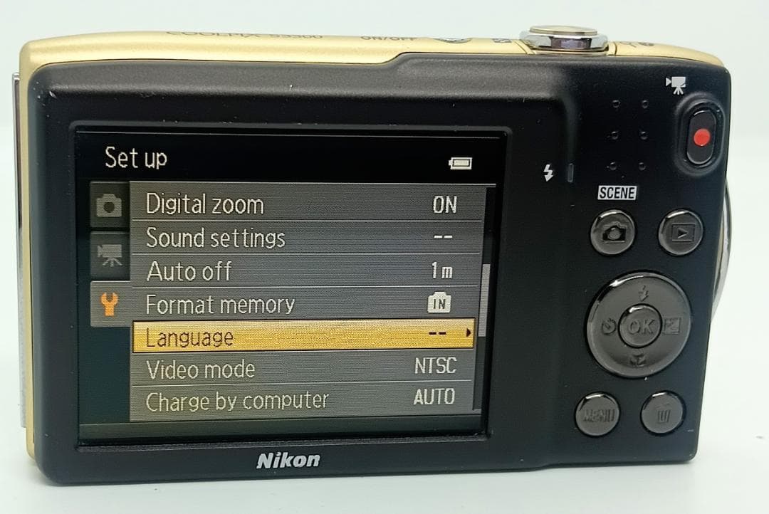 デジタルカメラ Nikon COOLPIX S3300 6X Zoom 16.0 MP Gold