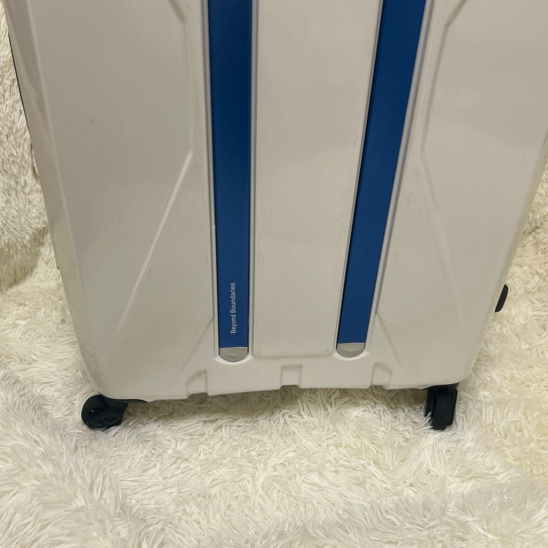 【美品】innovator イノベーター　スーツケース　ホワイト　4輪