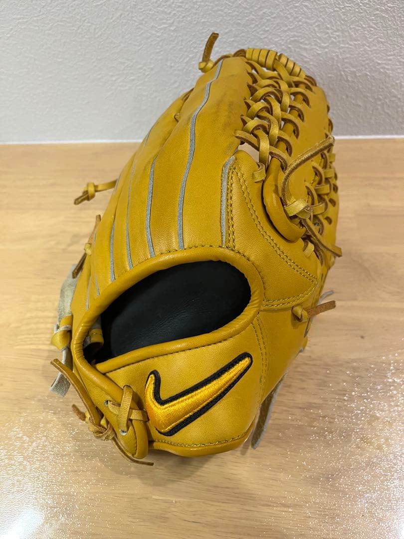 【12/16まで】軟式グローブ 内野手用 (NIKE Clipper3)