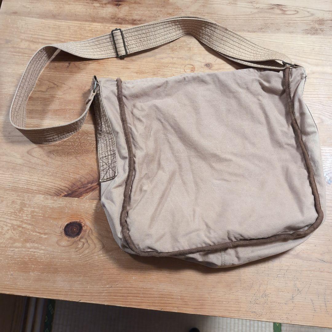 ラルフローレン　ラグビー　ダメージ加工　刺繍パッチ付きベージュショルダーバッグ