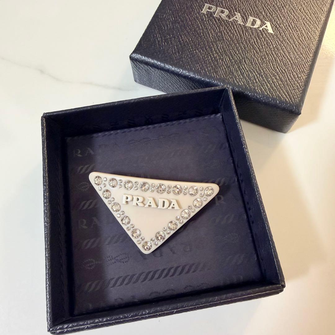 PRADA プレキシガラス ヘアクリップ