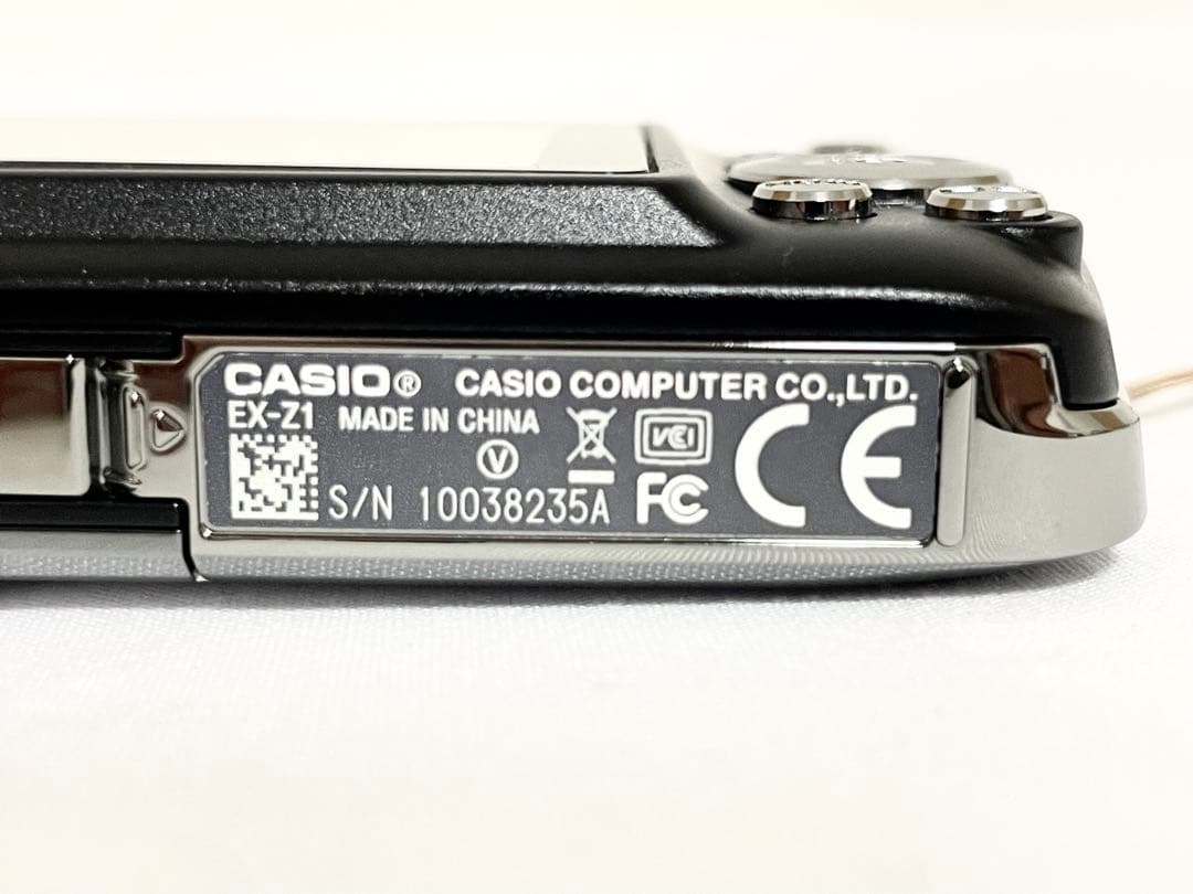 【極美品・完動品】　CASIO EXILIM EX-Z1 シルバー　動作確認済