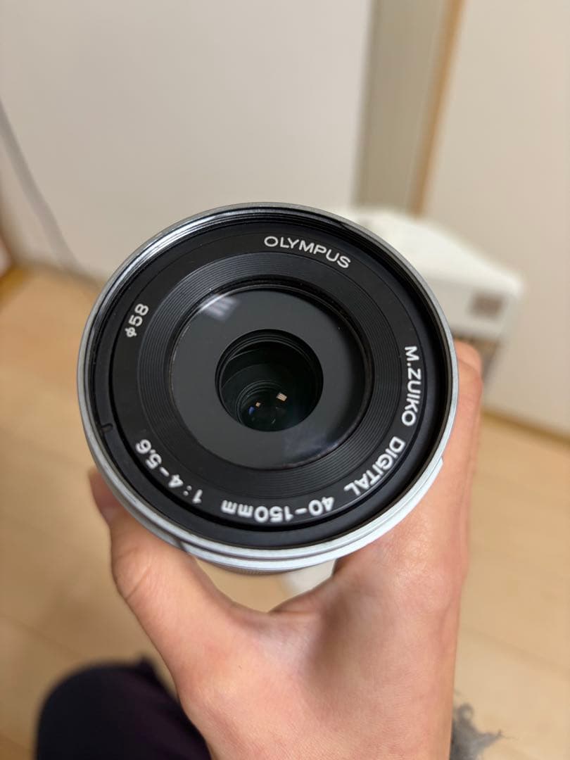 OLYMPUS 40-150mm f/4.0-5.6ズームレンズ