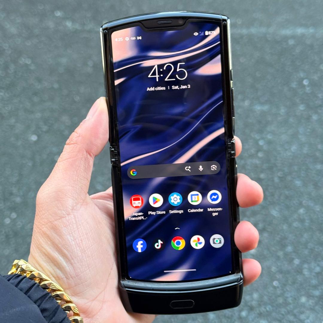 美品・Motorola Razr 2019 初代 折りたたみスマホ