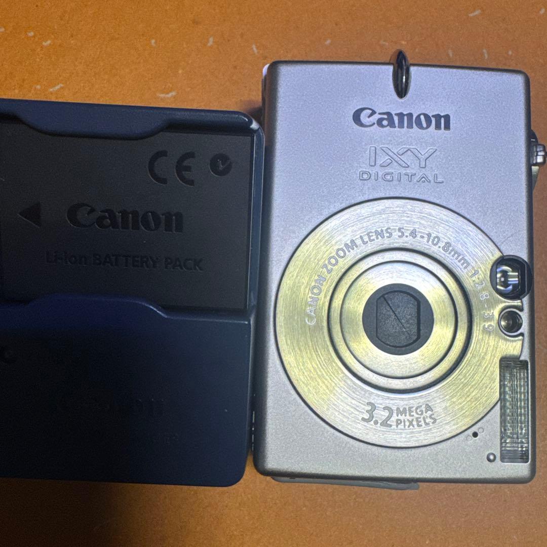 Canon IXY DIGITAL 3.2メガピクセル ブルーのケース付き