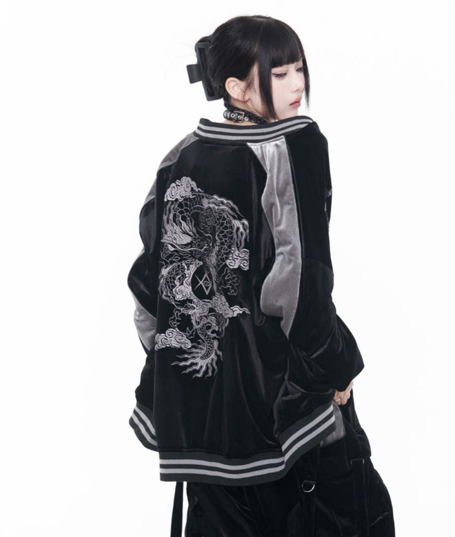 『REFLEM/レムレム』 ドラゴン刺繍ベロアスカジャン