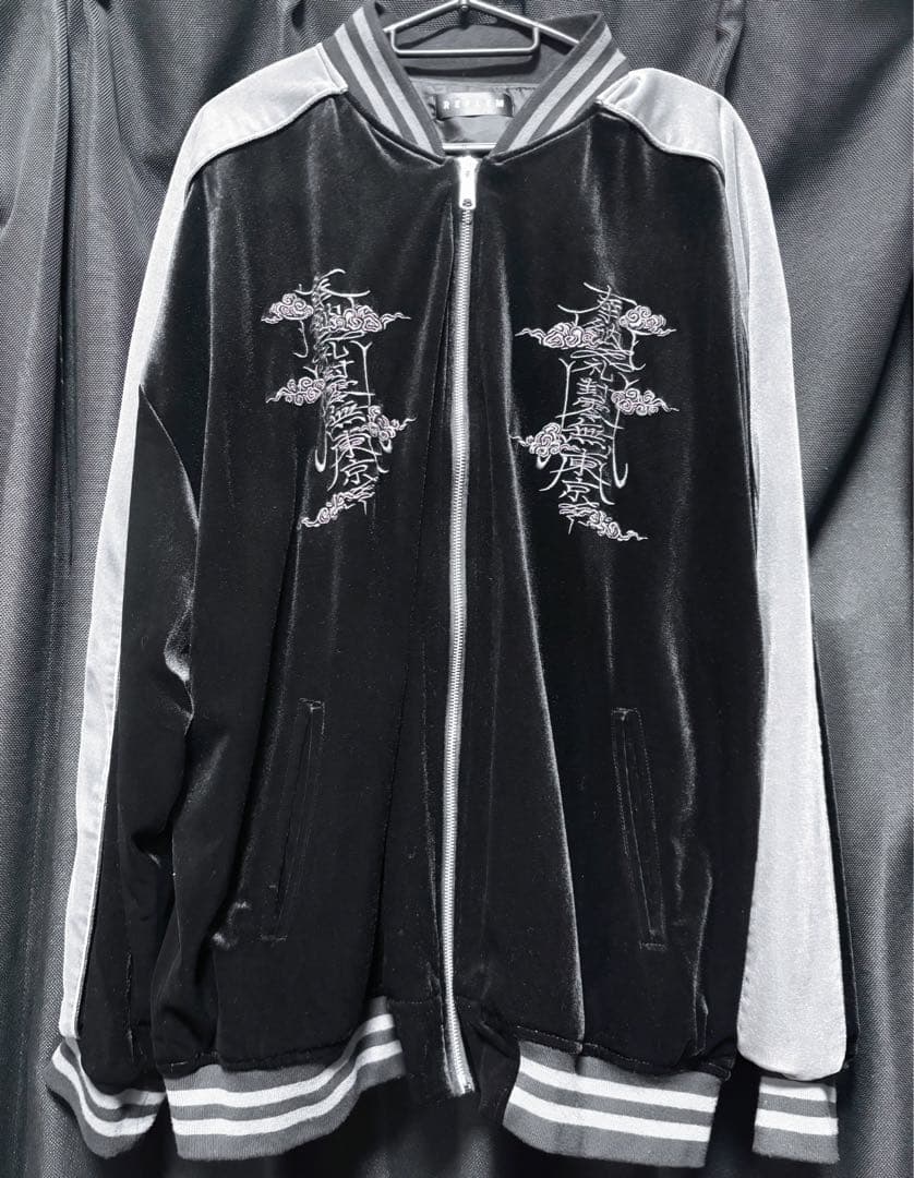 『REFLEM/レムレム』 ドラゴン刺繍ベロアスカジャン