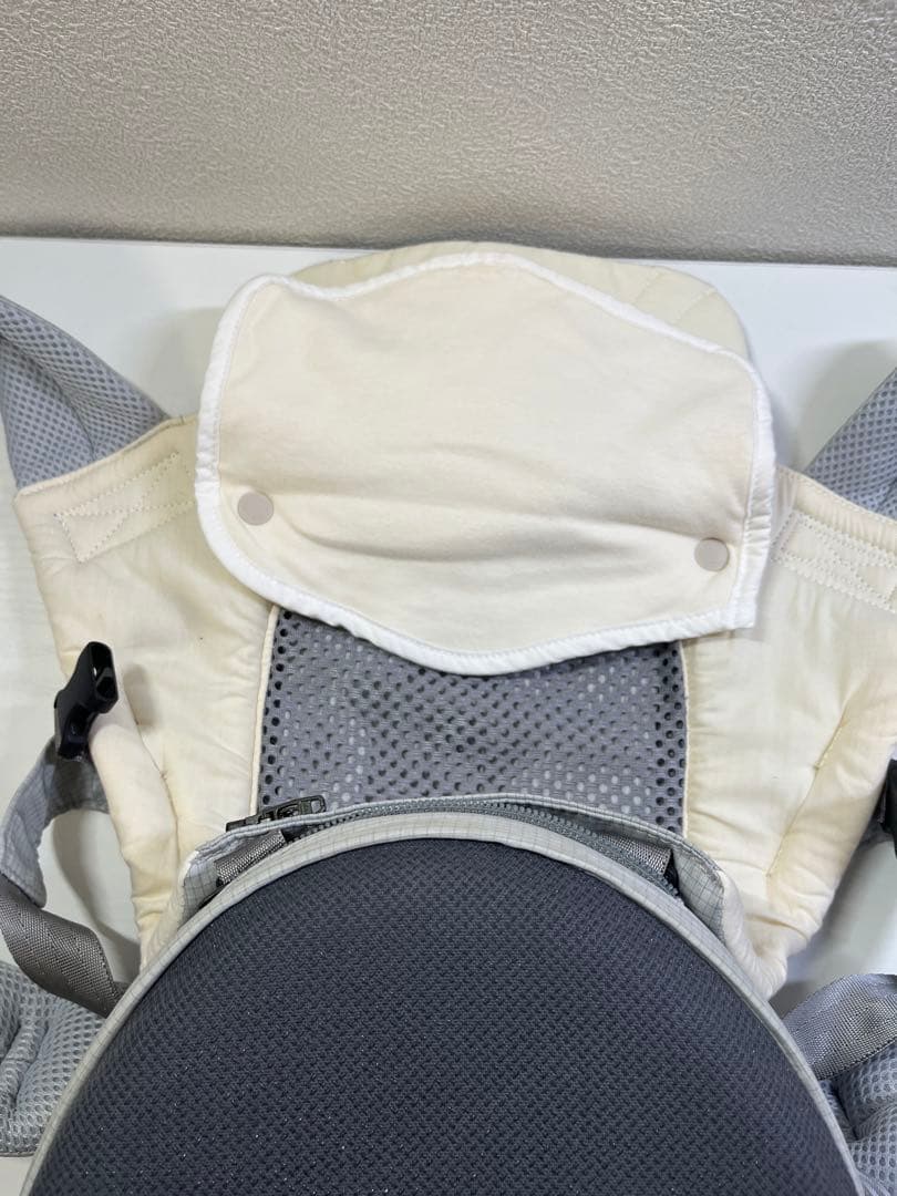 美品　ポグネー　ミキハウス　コラボ　ベビーキャリア　抱っこ紐