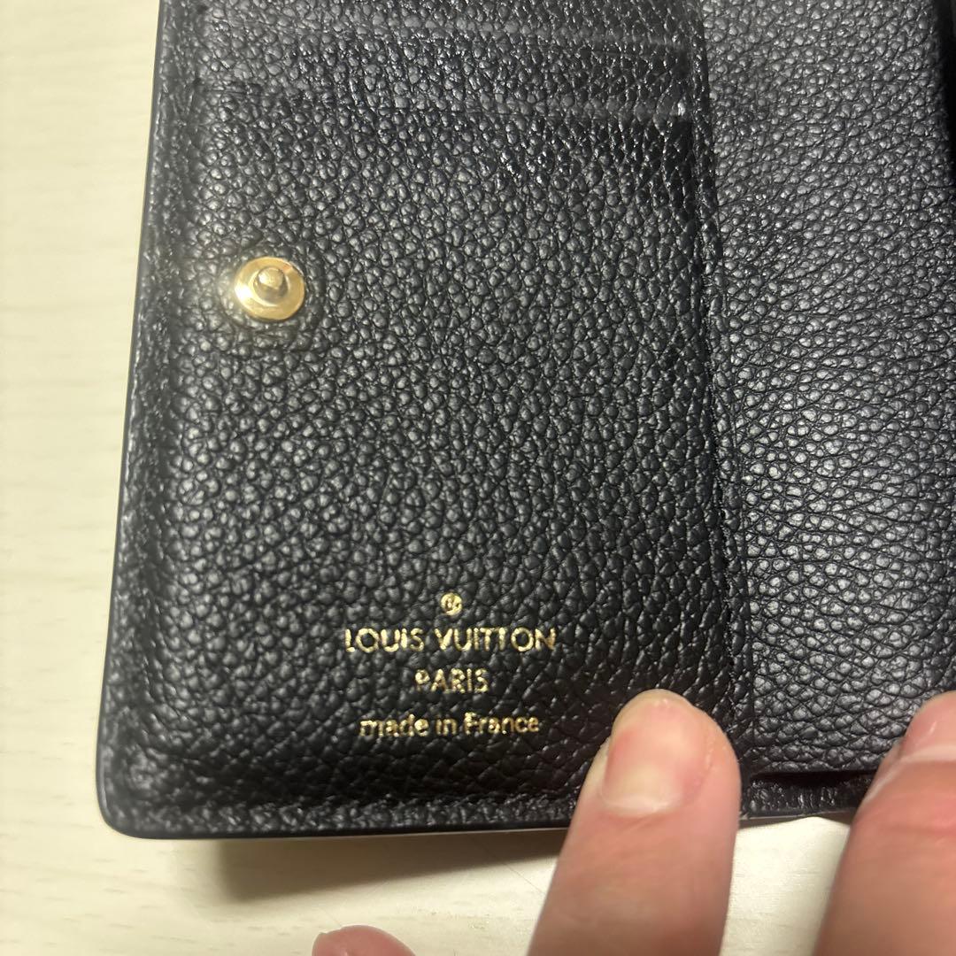 現行モデル　美品ルイヴィトン　ポルトフォイユクレア