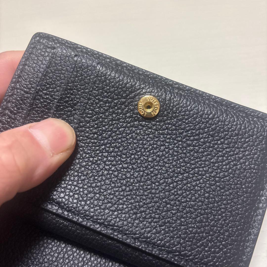 現行モデル　美品ルイヴィトン　ポルトフォイユクレア