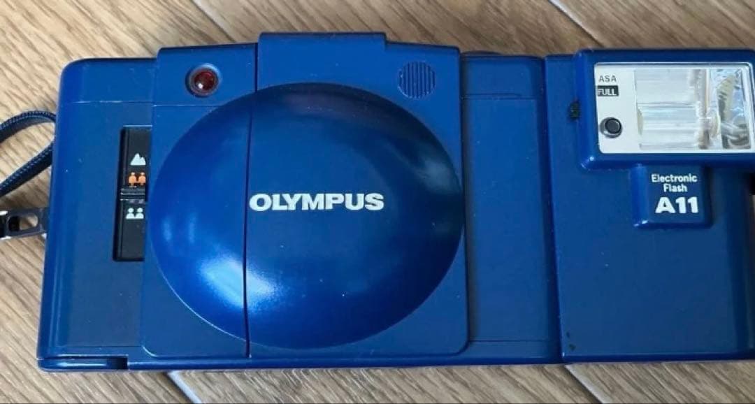 OLYMPUS XA2 A11 フィルムカメラ　ブルー