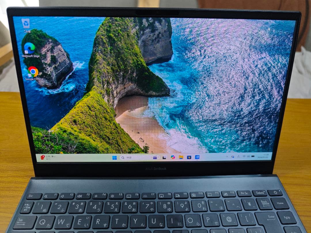 ASUS　Zenbook 13　UX325EA