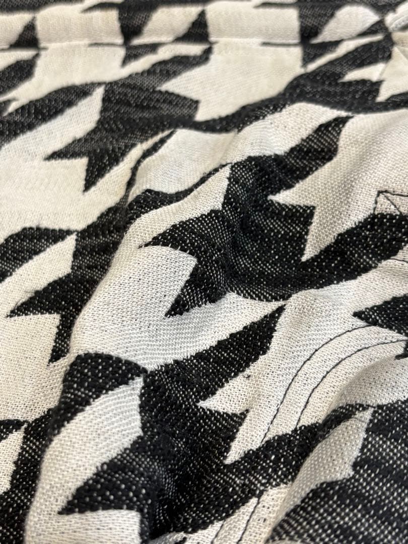 アーティポッペ　抱っこ紐　ザイガイスト　ツイードBW コットン