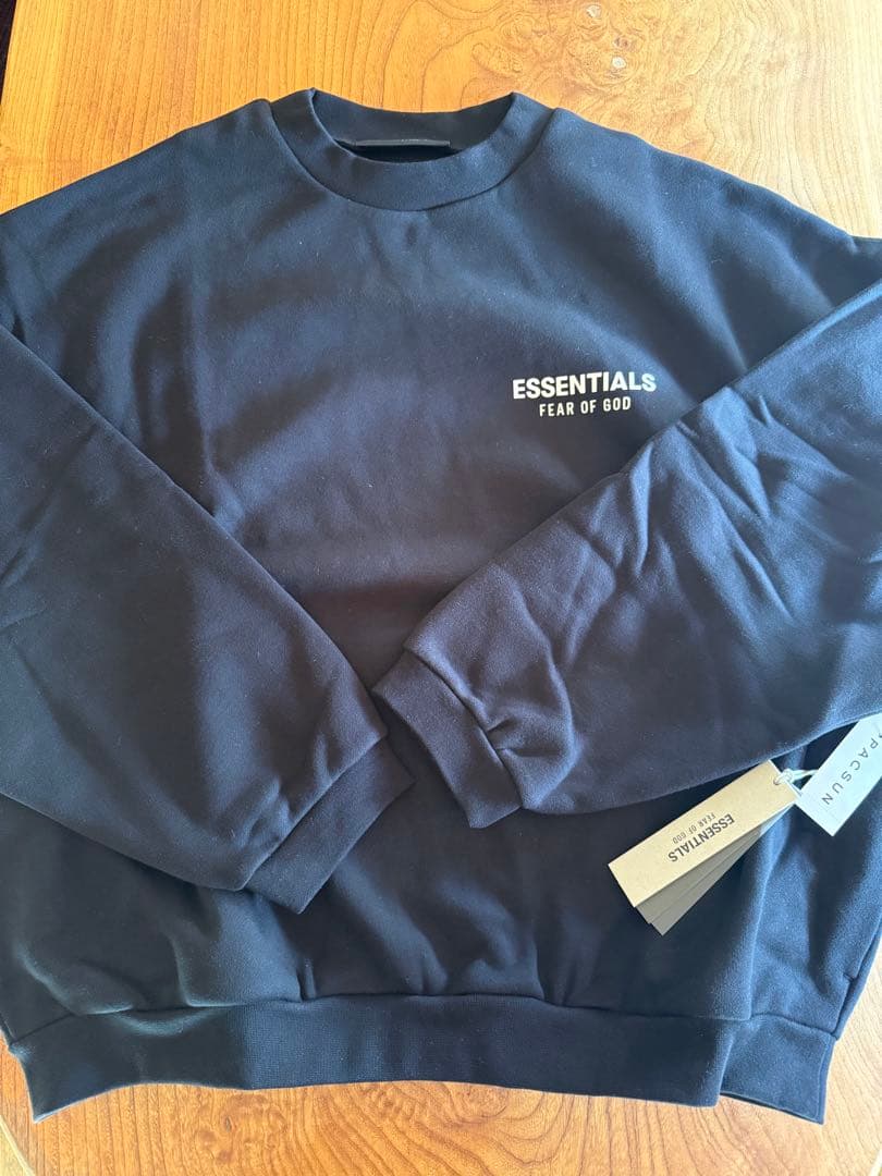 新品未使用ESSENTIALS FEAR OF GOD ブラック　トレーナー