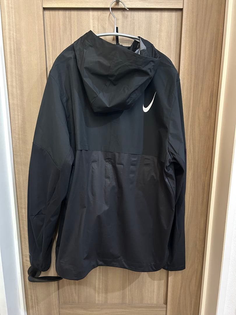 ナイキ エアロスイフト STORMFIT ランニングジャケット