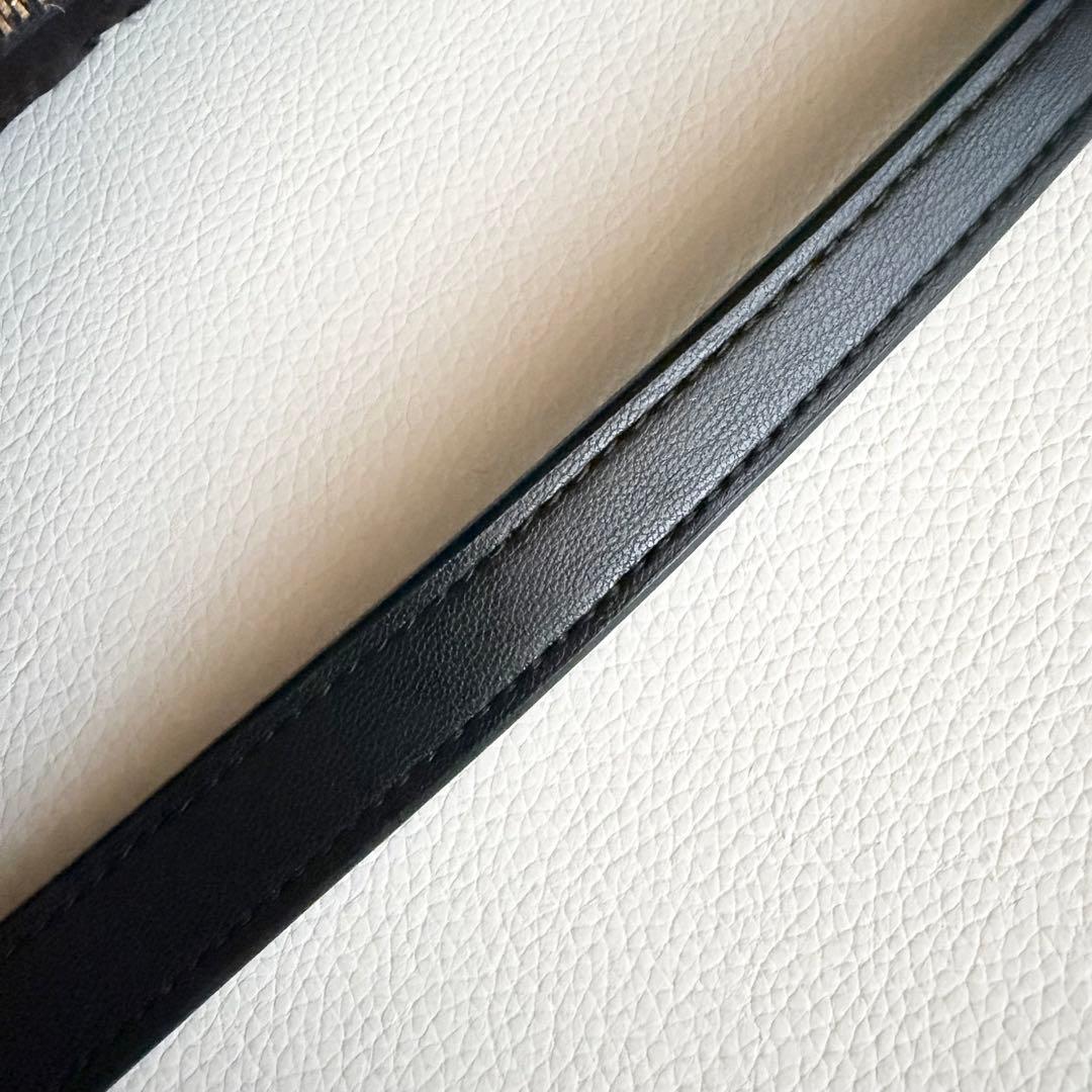 ◯ 【ガニー】キルティングショルダーバッグ 黒 軽量 ワンハンド サテン