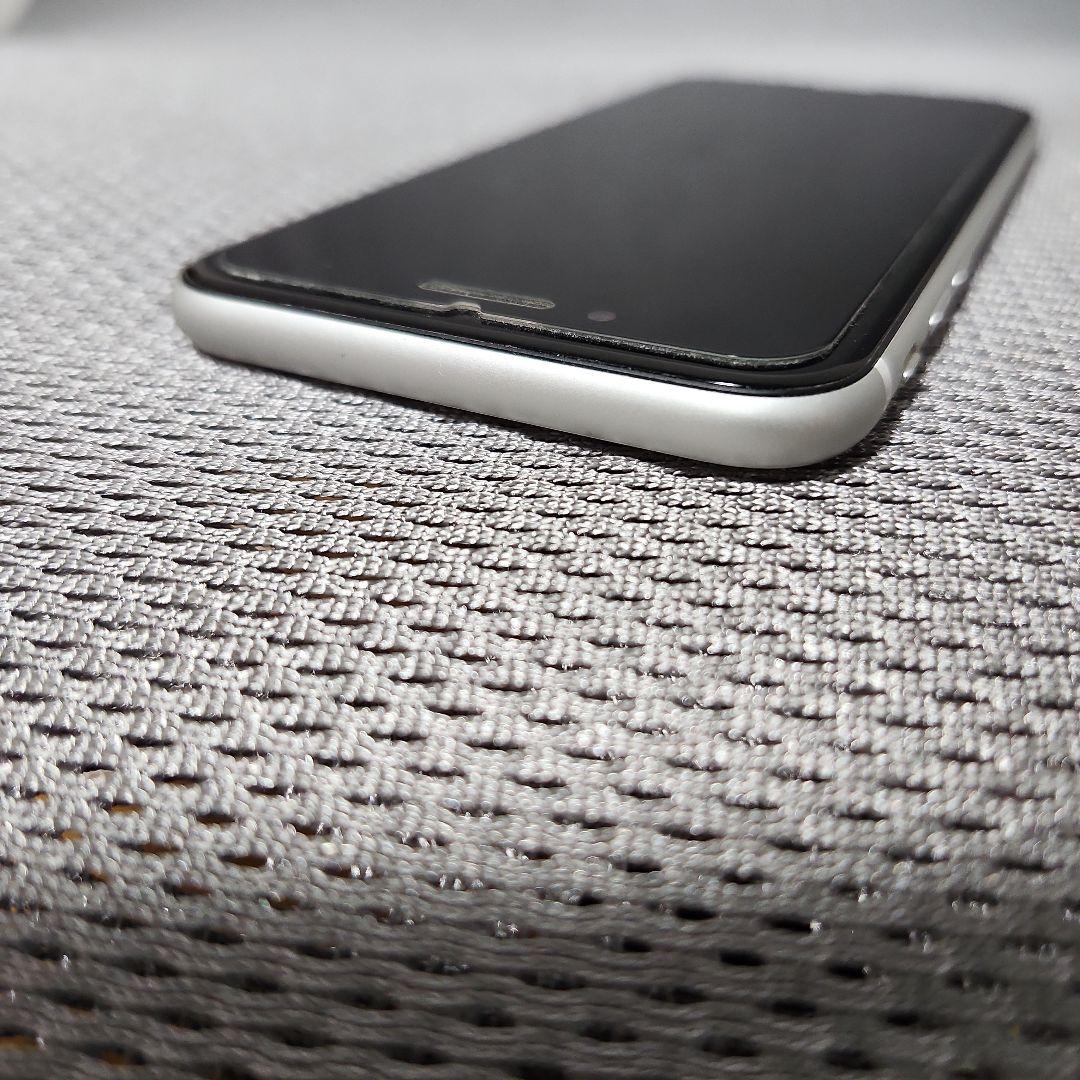 極美品　iPhone SE (第3世代) 128GB　ホワイト