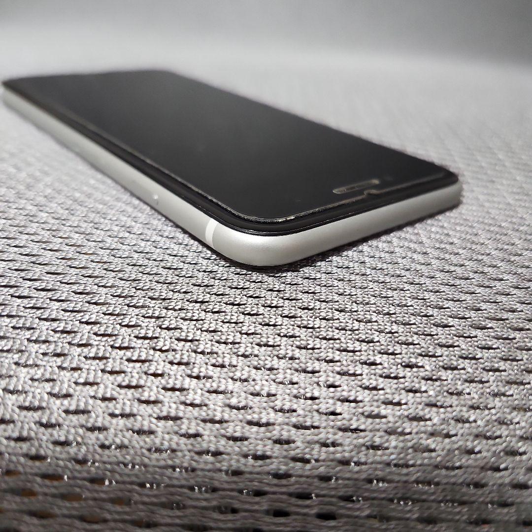 極美品　iPhone SE (第3世代) 128GB　ホワイト