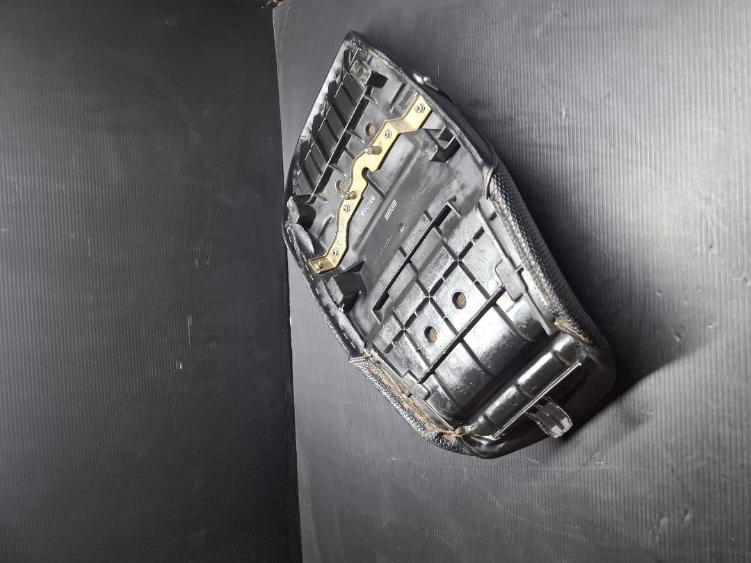 1994年式　ZRX400純正シート