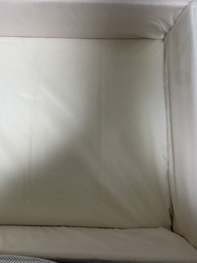 アップリカ　折り畳みベビーベッド ココネルエアー ミルクホワイト