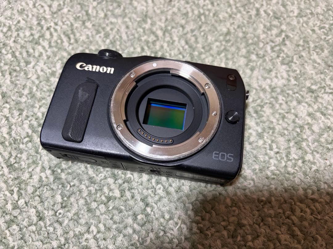 Canon EOS M ミラーレス一眼レフ 動作確認済み