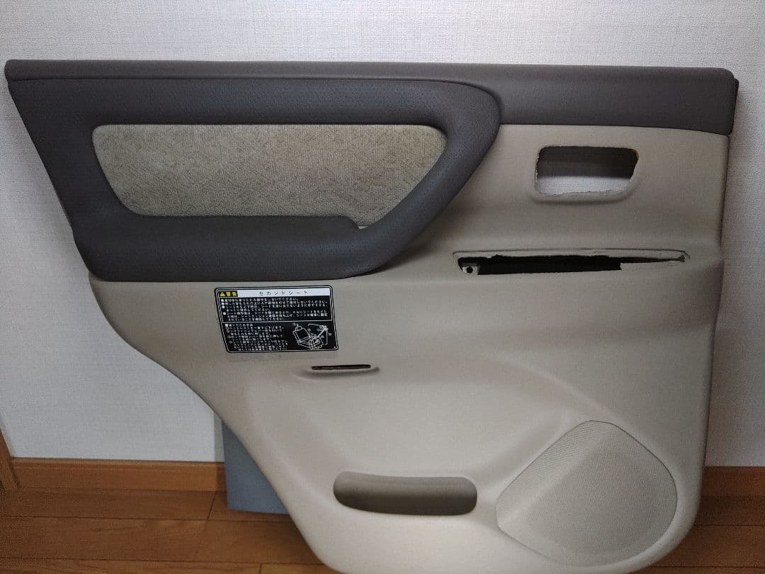 ランドクルーザー100中期型ドアトリムパネル4枚セット　ランクル100