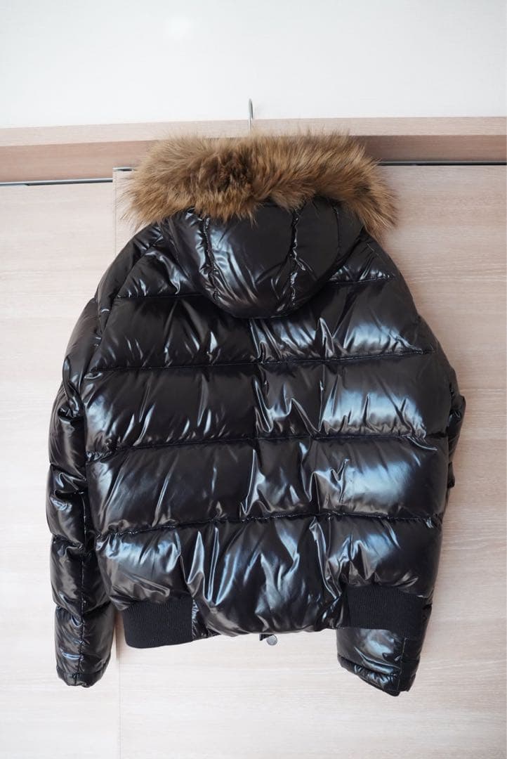 【モンクレール　BULGARIE　ダウンジャケット】
