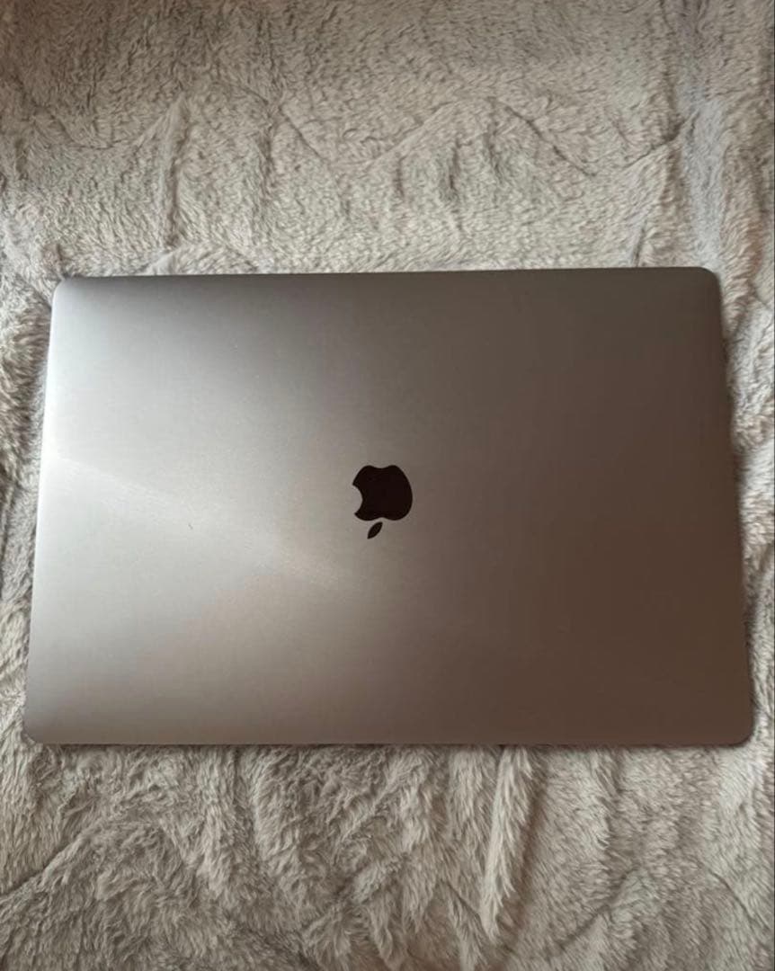 【極美品】 MacBook Pro 16インチi9 16GB 1TB