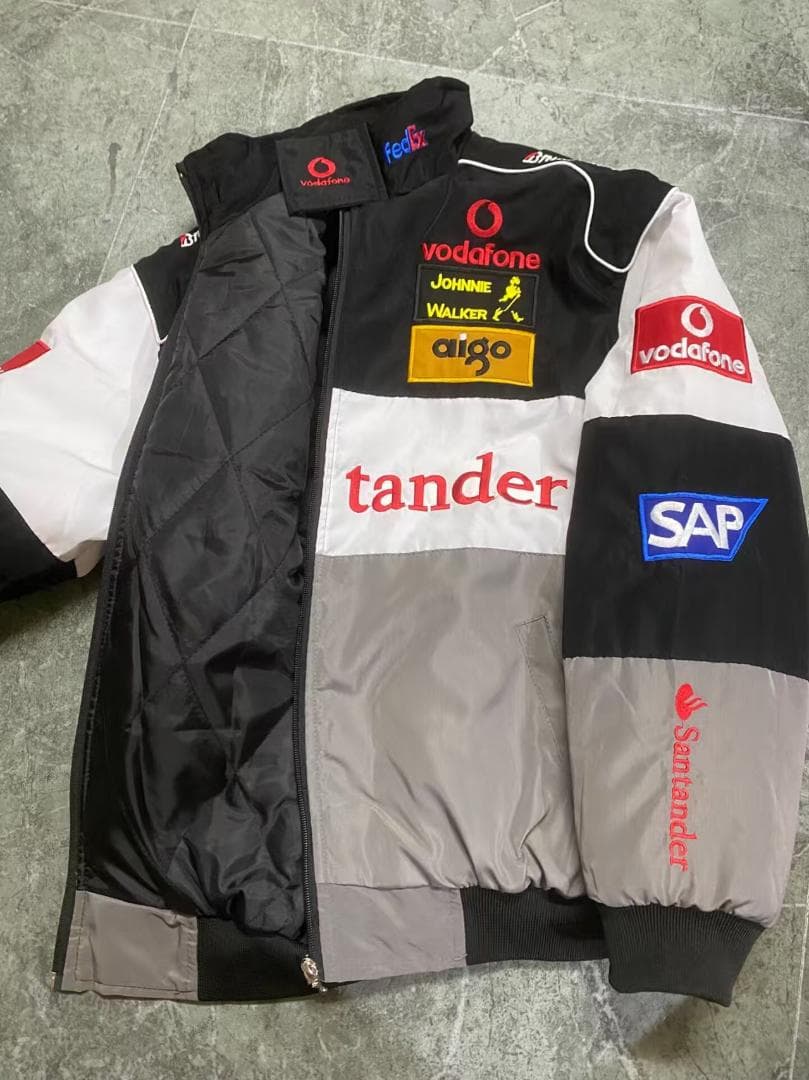 新品メルセデスベンツ F1 レーシングジャケットブルゾン 刺繍　中綿　 男女兼用