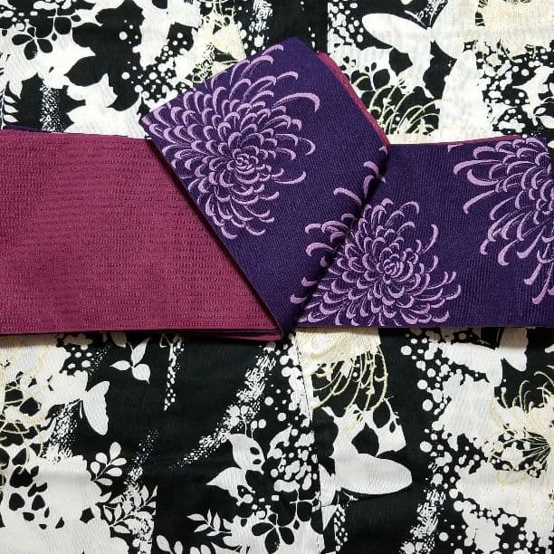 ☆美品☆ レディース浴衣 帯 白地 黒模様 金刺繡　2点セット