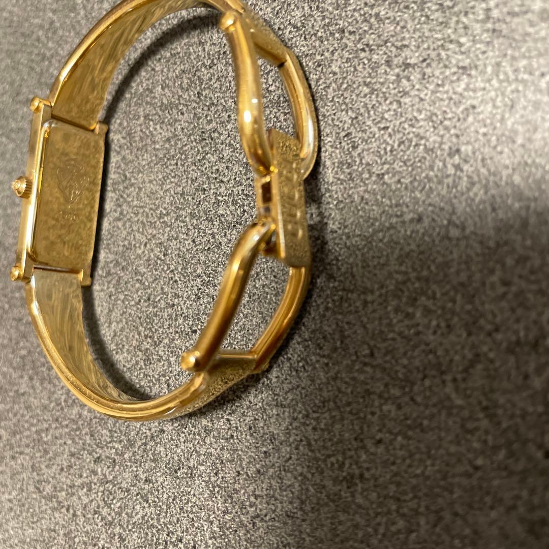 GUCCI時計 1500L 新品電池 稼働品 ゴールド バングルウォッチ 黒