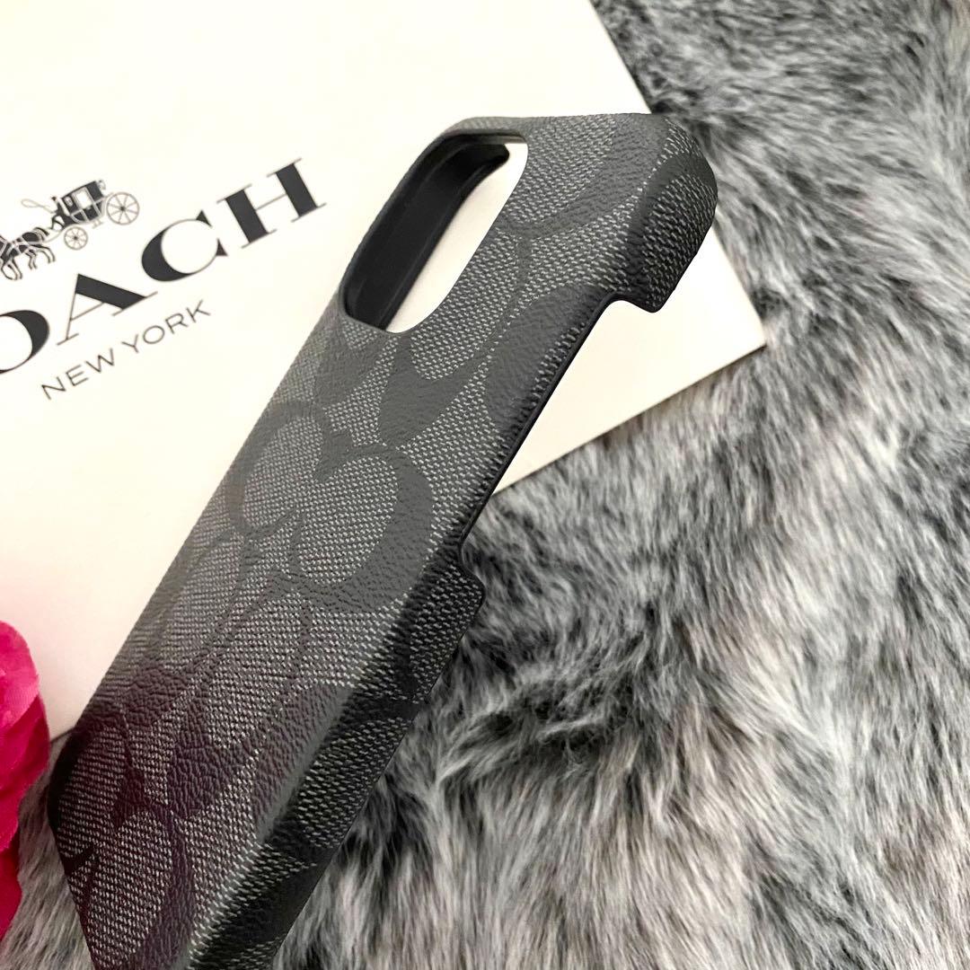 新品☆COACH(コーチ)ブラック　スマホケース　i Phone15 pro