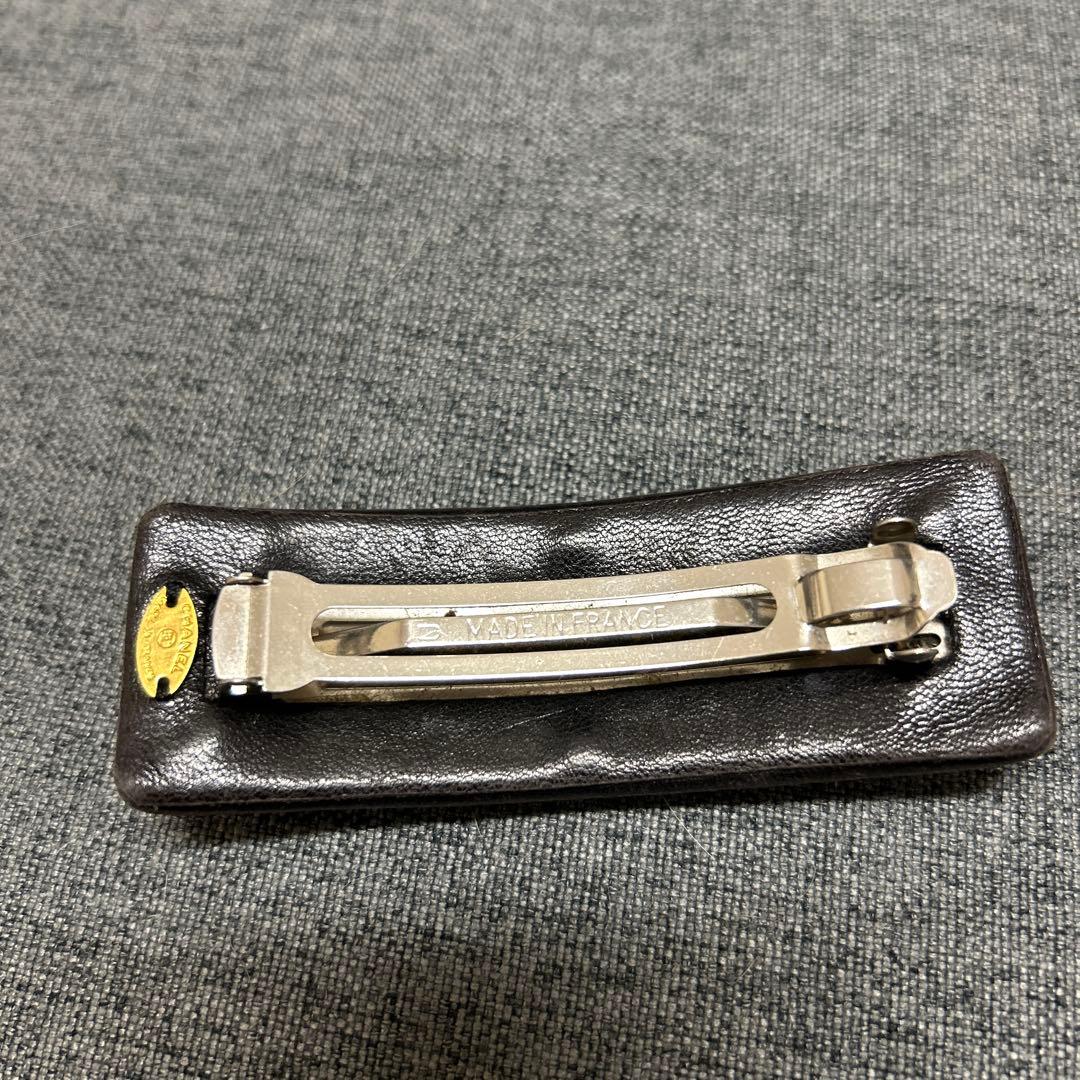 3071　CHANEL　レザー ヘアバレッタ　ヘアークリップ　ヘアーアクセサリー