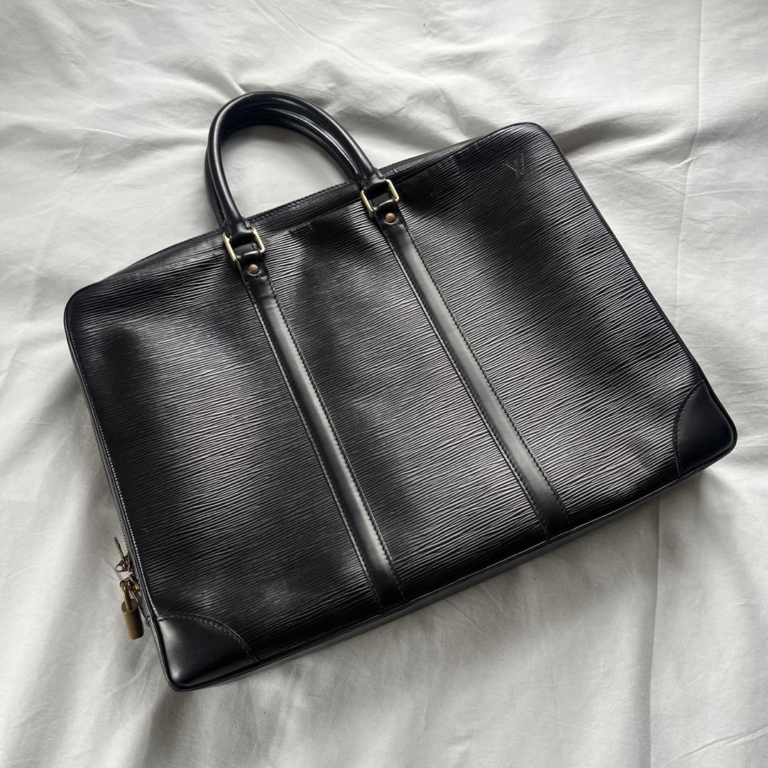 Louis Vuitton エピ ポルトドキュマン(Watchworld)