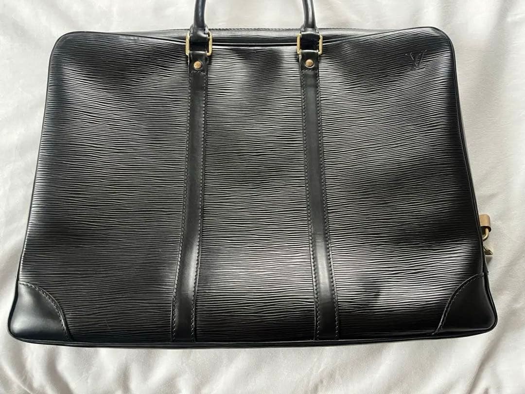 Louis Vuitton エピ ポルトドキュマン(Watchworld)