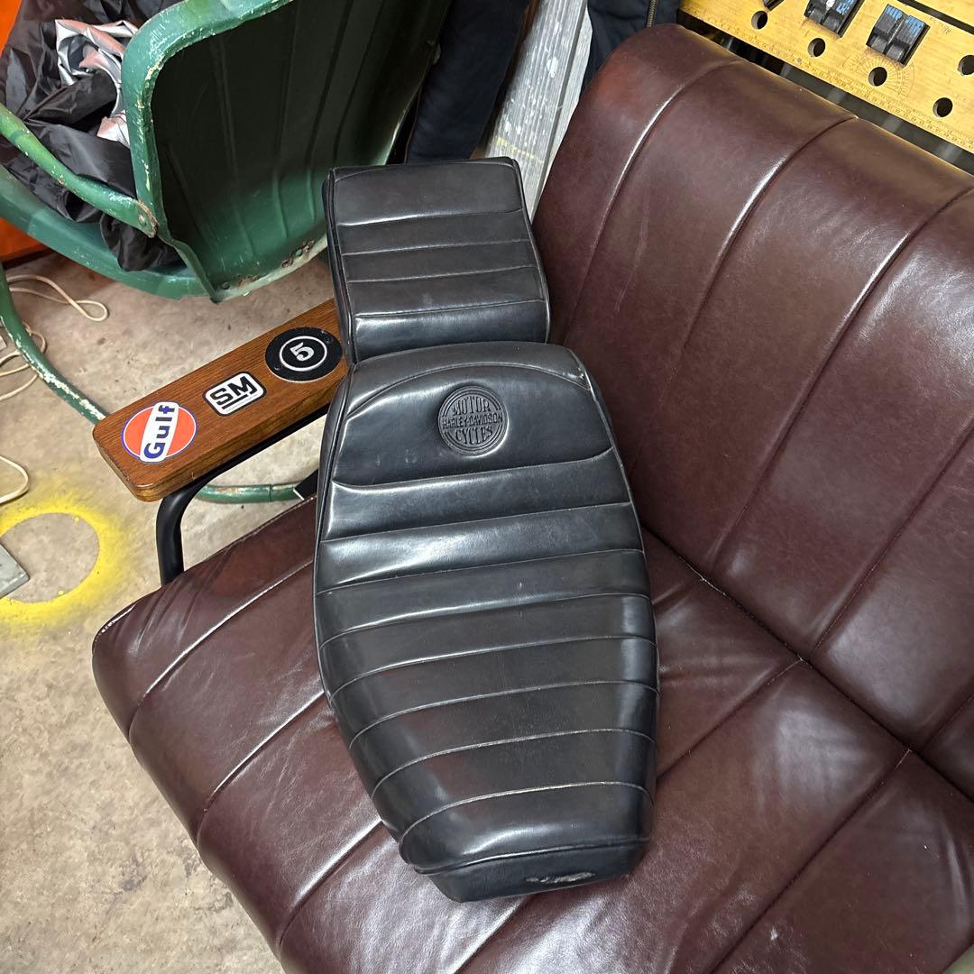 ショベルＦＸ4速フレーム用ノーマルシート格安早い者勝ちです