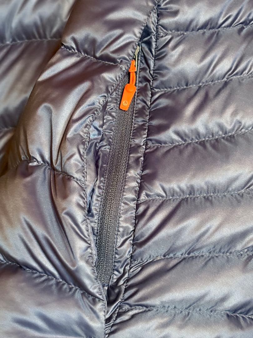 美品 ☆好配色☆ Marmot ライトダウンジャケット (M)