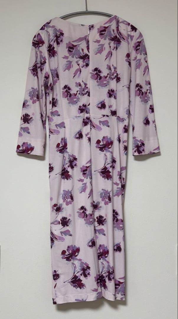 kay me 七分袖ワンピース　花柄　カシュクール風