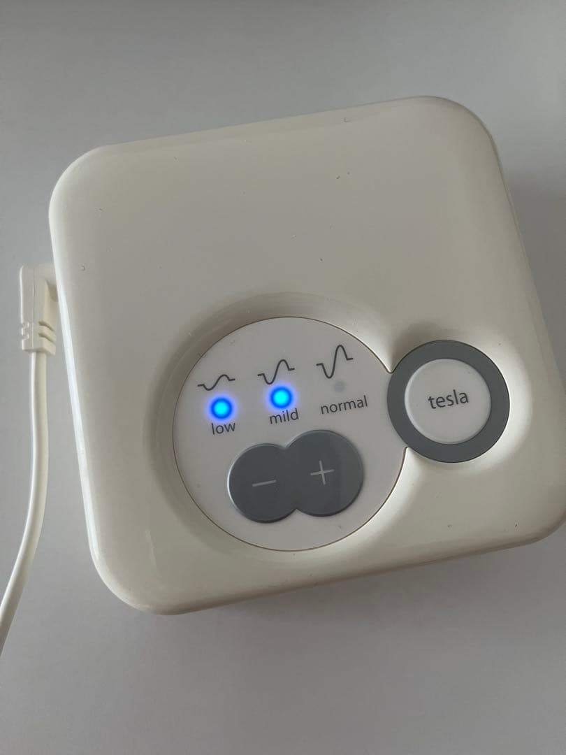 【サキナ】ルネ 美顔器 持ち運び可能