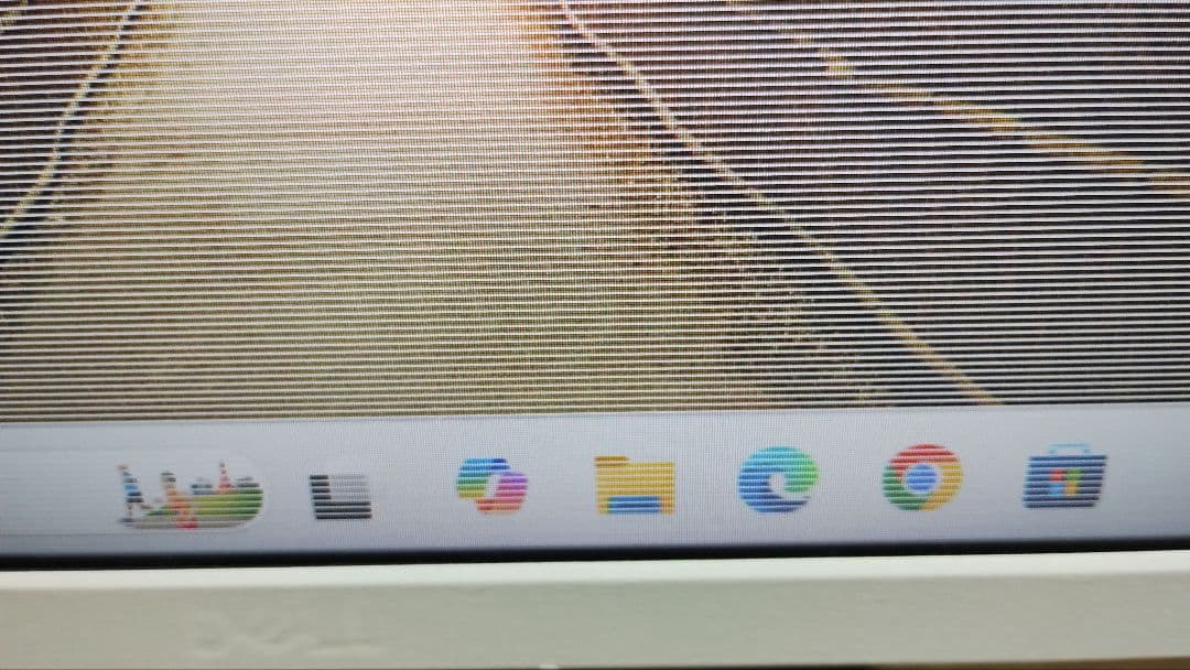 【Dell】ディスプレイ G2422HS【ジャンク】画面に横線あり