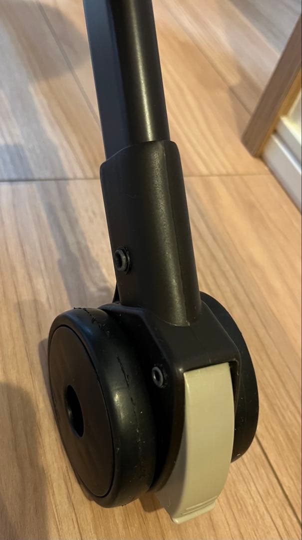 Combi ネムリラ AUTO SWING Simplight ベビーチェア