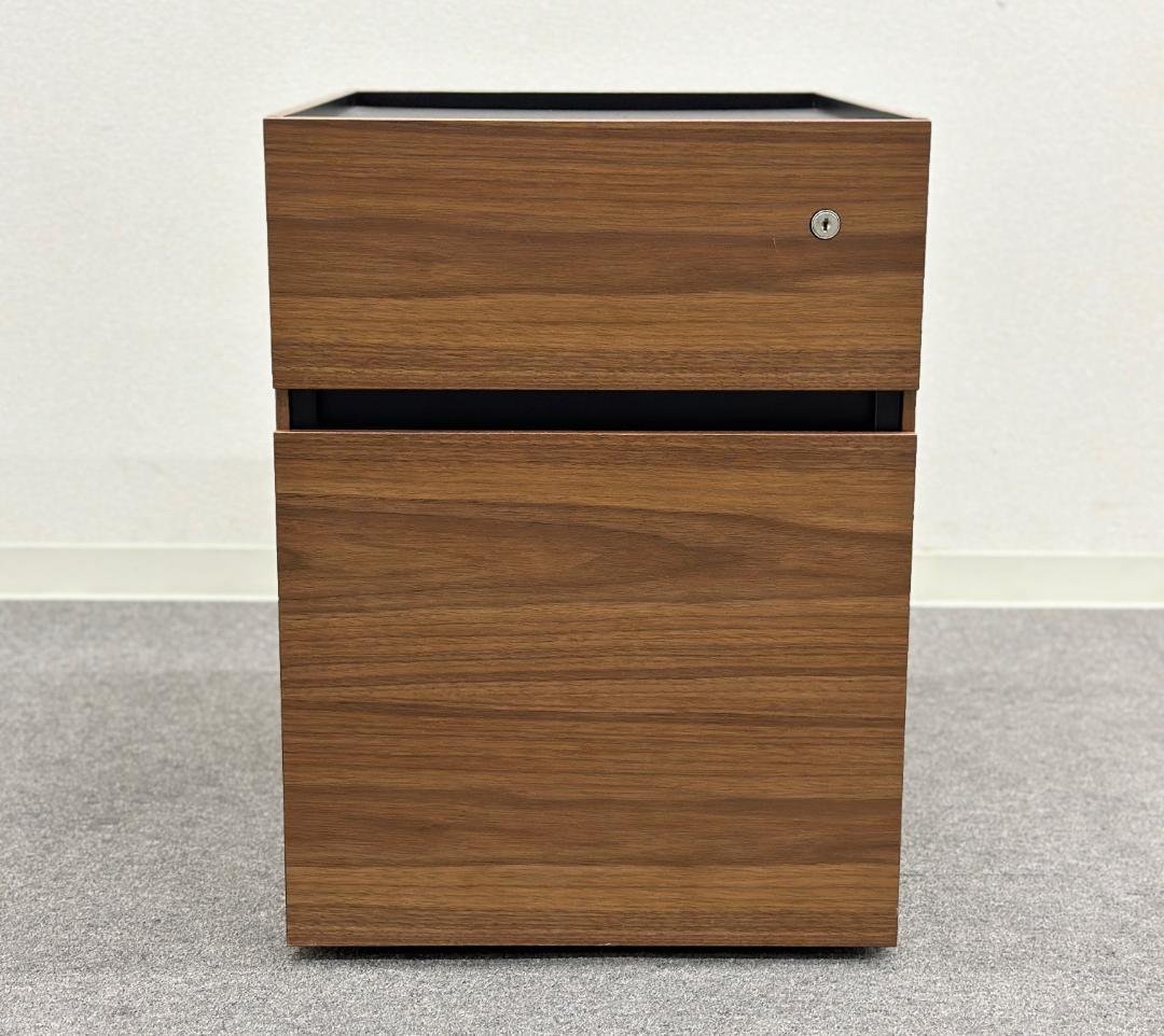 ■Cassina ixc.■ブロード　ドロアー　鍵付き　デスクワゴン　袖机　脇机