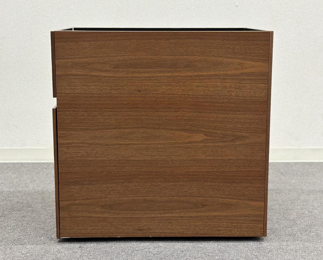 ■Cassina ixc.■ブロード　ドロアー　鍵付き　デスクワゴン　袖机　脇机