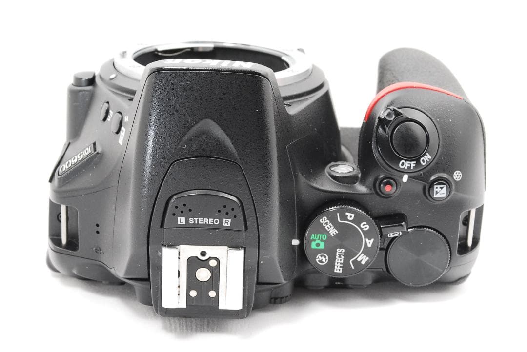 美品 Nikon D5600 シングルレンズセット スマホ転送機能搭載