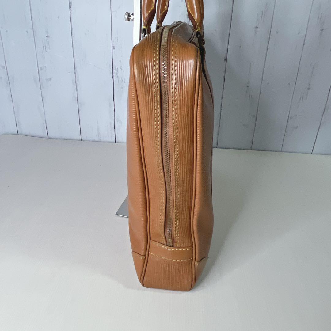 ルイヴィトン ポルトドキュマンボワヤージュ ジパングゴールド エピ