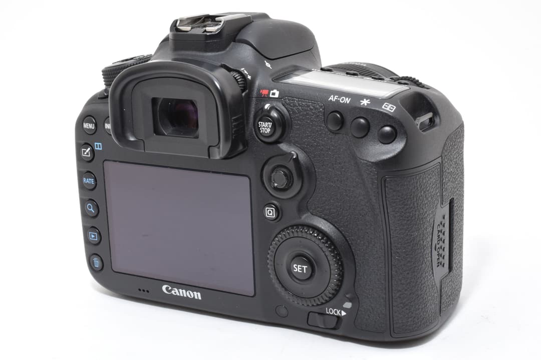 ス*ー様 美品 Canon EOS 7D Mark II + 18-135mm